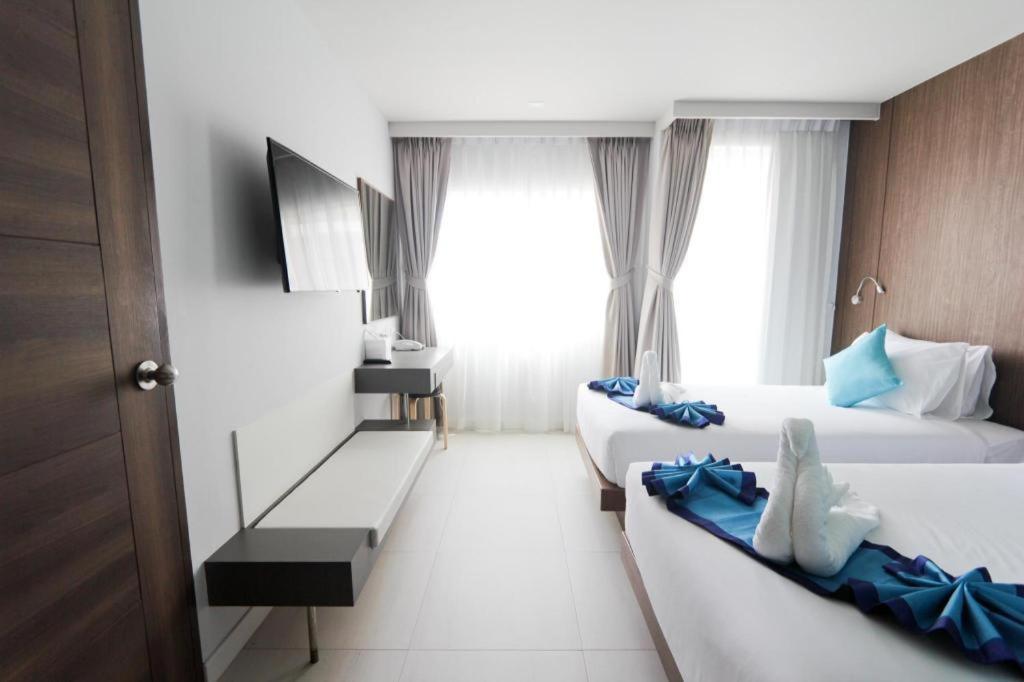 Elegancy Sansabai Hotel Patong Esterno foto