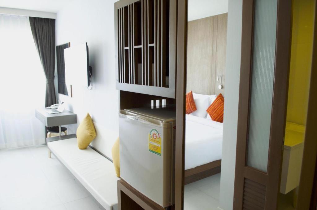 Elegancy Sansabai Hotel Patong Esterno foto